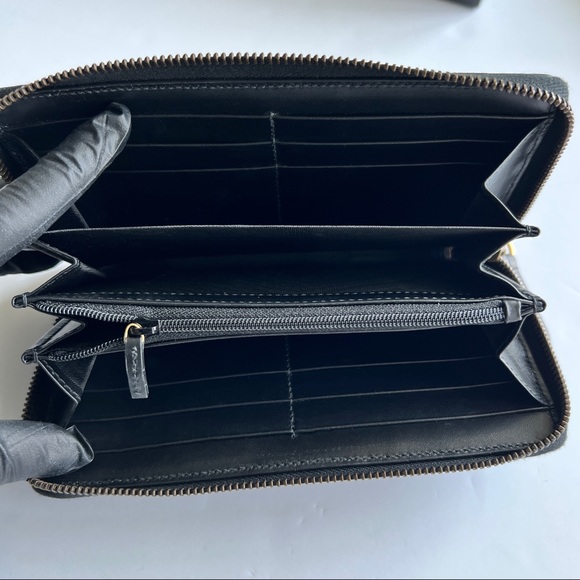 💛SOLD🖤 Gucci Cat Motif Continental Embossed GG Leather Zip Wallet - Picture 6 of 8